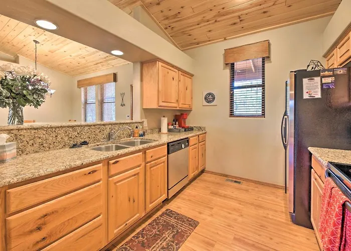 < 4 Mi To Fool Hollow Lake: W/ Tranquil Deck Ferienhaus